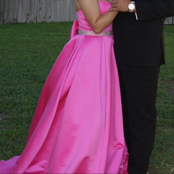 Barbie Pink Prom Dress💗💗💗